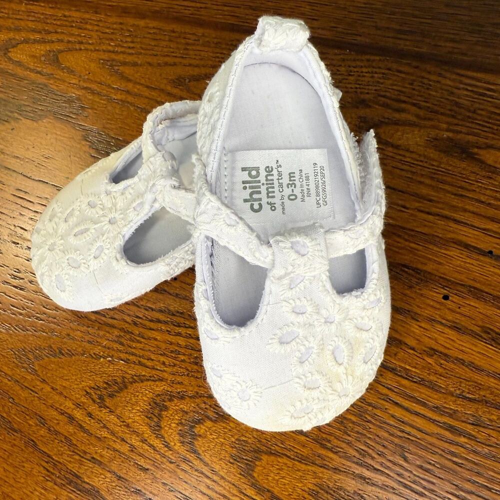 Child of Mine by Carter’s White Eyelet Mary Jane Crib Shoes –Size 0-3M